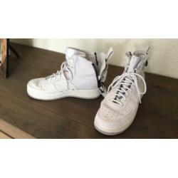 Zgan stoere hoge Nike Air maat 40