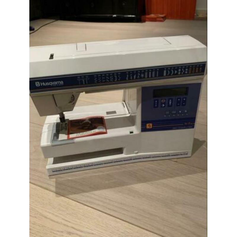 Naaimachine Husqvarna 350 computer