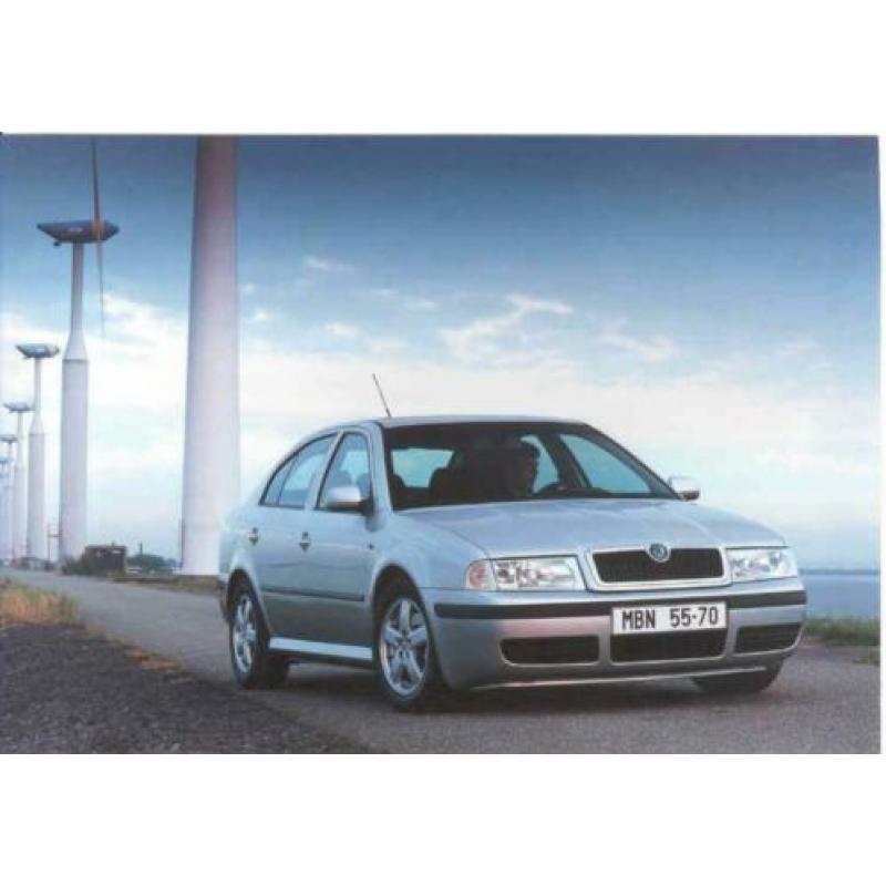 autofolder persfoto's Skoda Octavia, 2000
