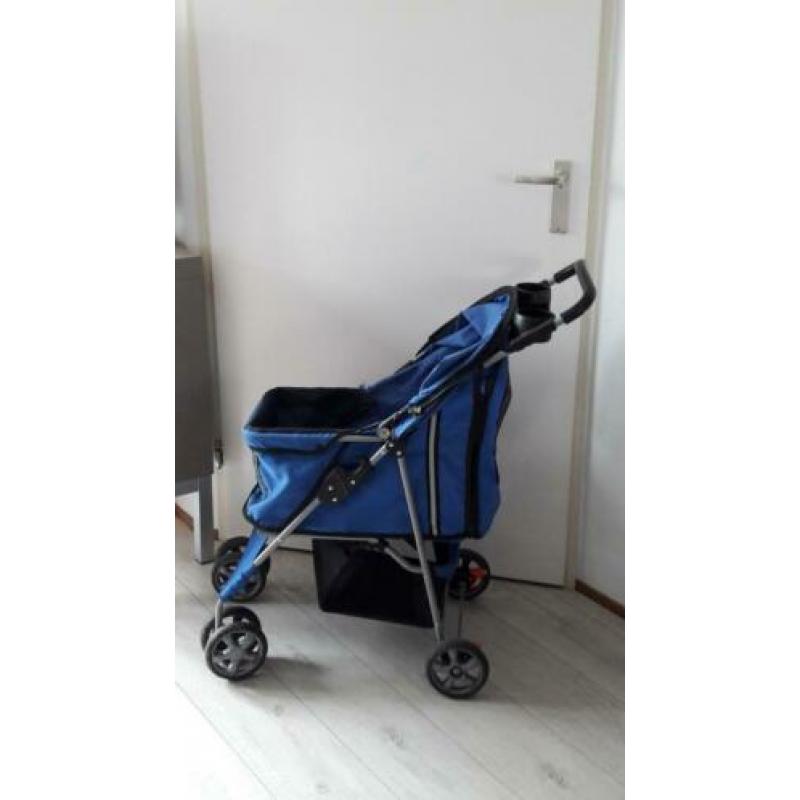 Hondenbuggy.