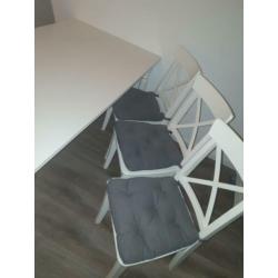 Mooie eettafel met stoelen en bankje zgan