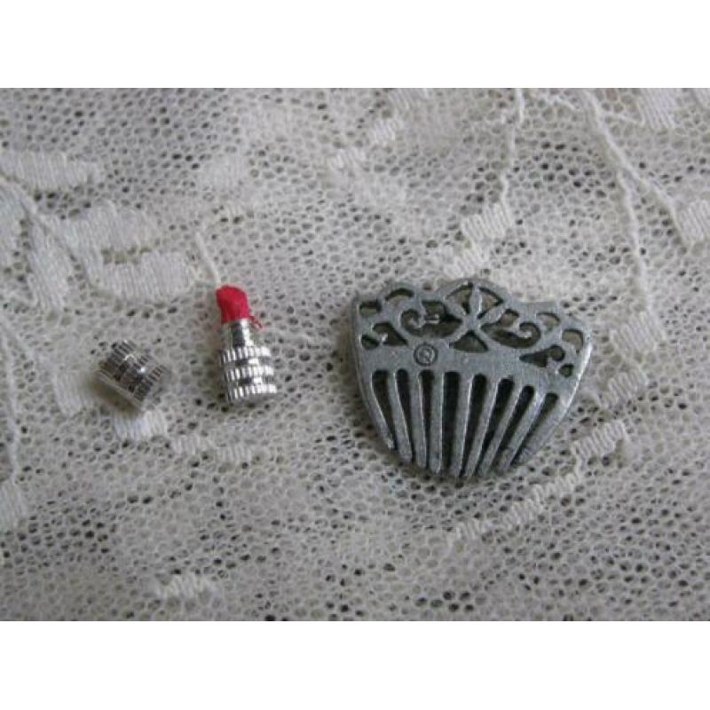 Miniatuur lippenstift & haarkam