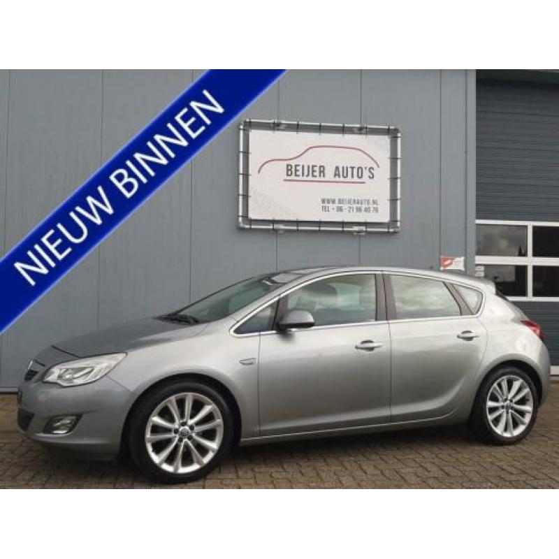 Opel Astra 1.6 Cosmo Navigatie/Leer/18inch/PDC/Climate.