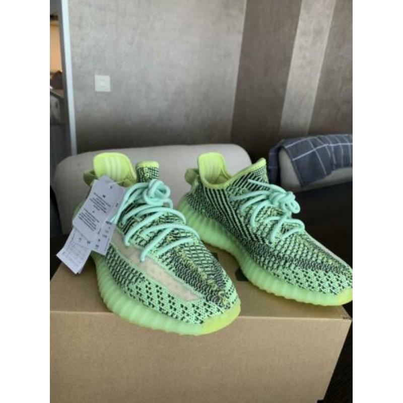Yeezy boost 350 V2 yeezreel 38