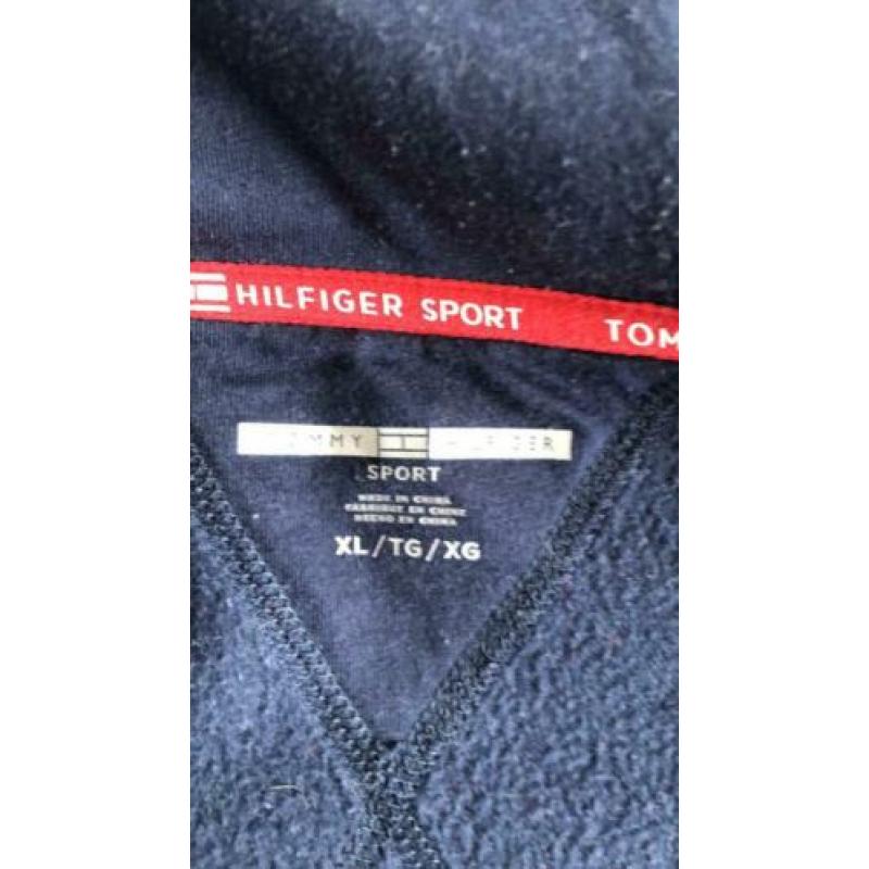 Tommy vest 1 x gedragen maar toch net te klein