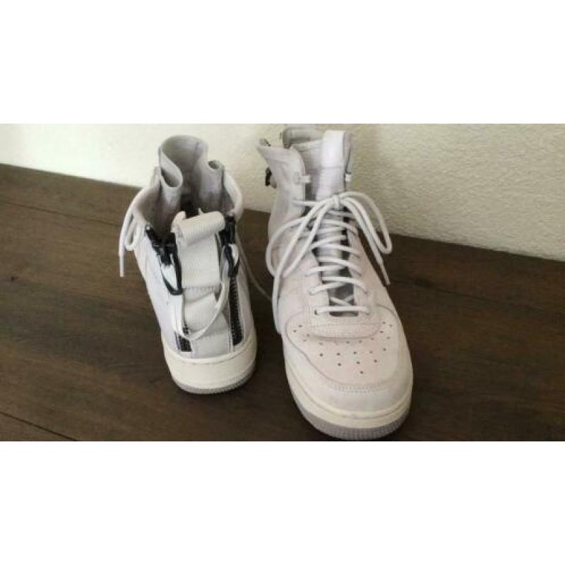 Zgan stoere hoge Nike Air maat 40