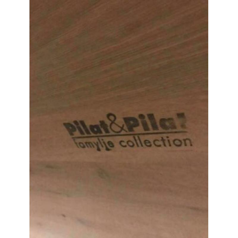 Eettafel Pilat en Pilat Dorus te koop