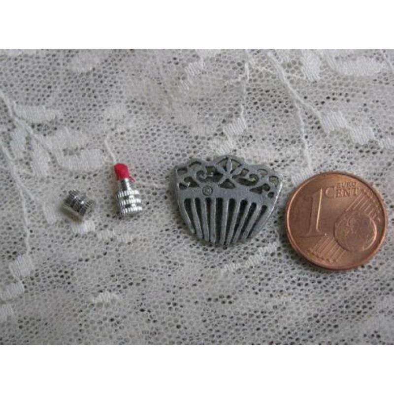 Miniatuur lippenstift & haarkam