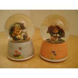 MJ Hummel glazen bol met jongen/meisje MIH schneekugel gebor