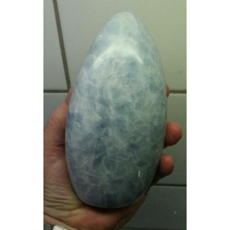 Gaaf en plm 1,2 kilo zwaar, Sculptuur uit mooi BLAUW CALCIET