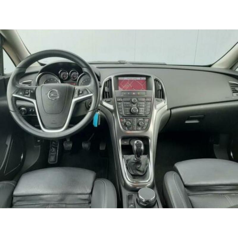 Opel Astra 1.6 Cosmo Navigatie/Leer/18inch/PDC/Climate.