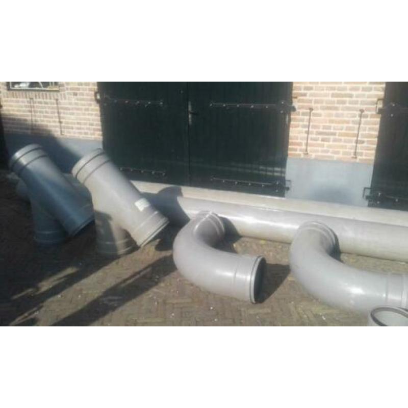 pvc hulp stukken rond 31,5 cm ( bochten en spruitstukken )