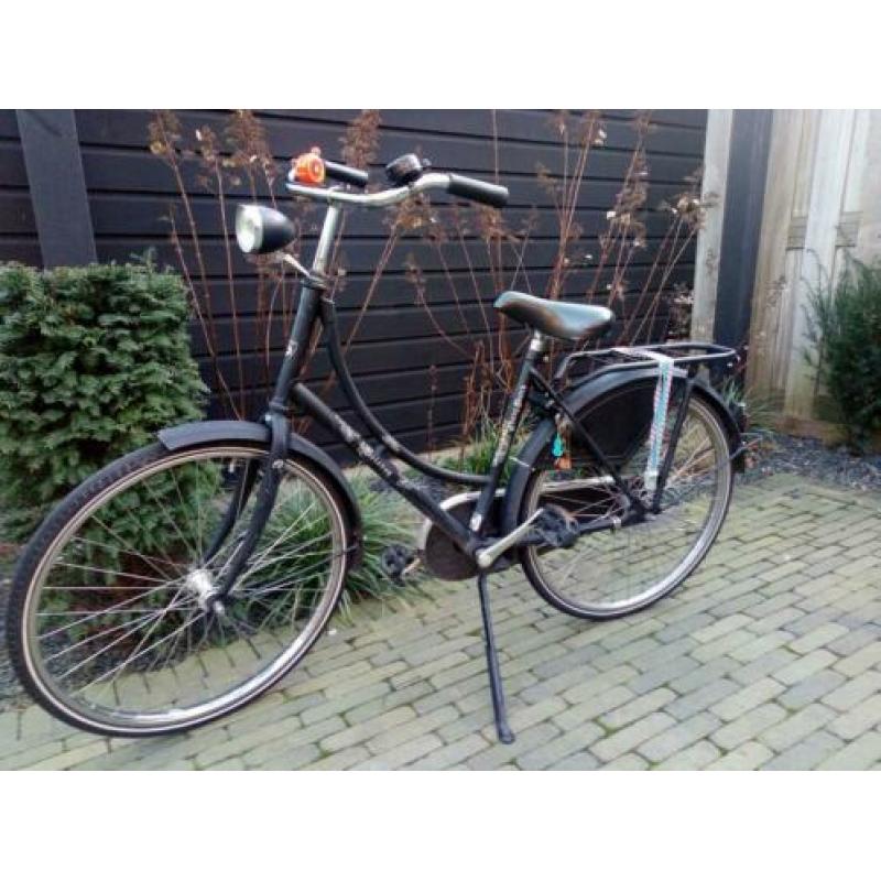Zwarte meisjes oepoefiets van batavus 24 inch