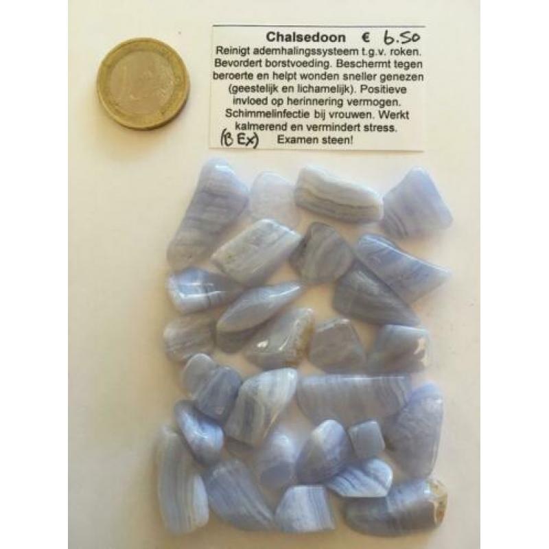 25 en 50 gram edelstenen o.a. Chalsedoon en Citrien