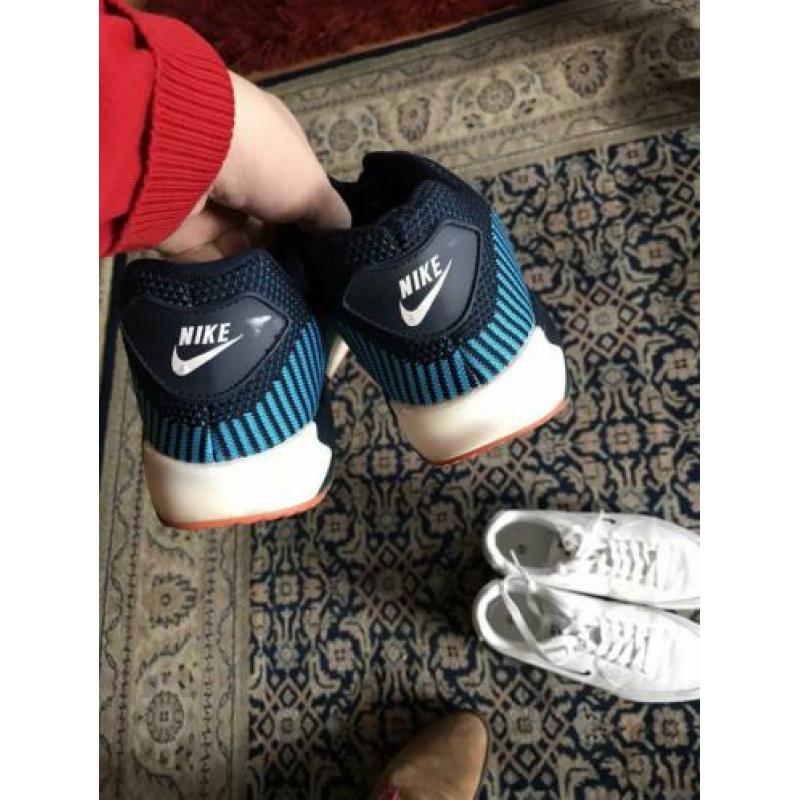 2paar Nikes maatje 43