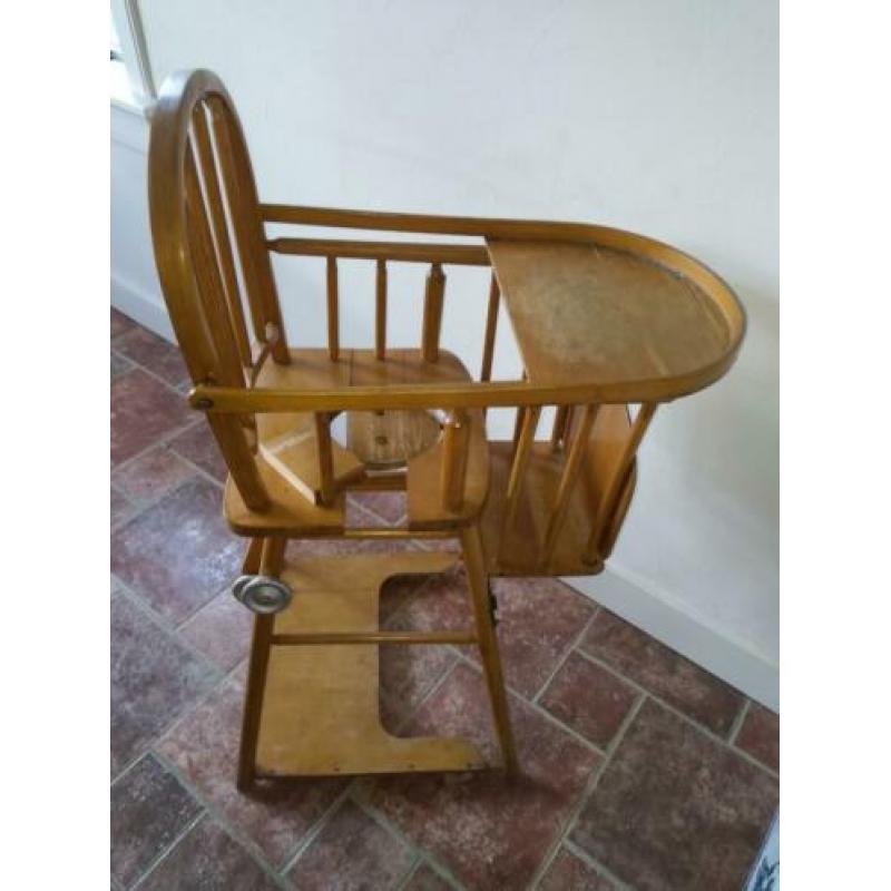 Kinderstoel antiek
