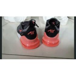 Nike 270 maat 31