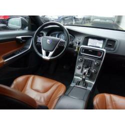 Volvo V60 2.4 D6 215pk *Incl* AWD Adapt.Cruise Nav Xen Leer+