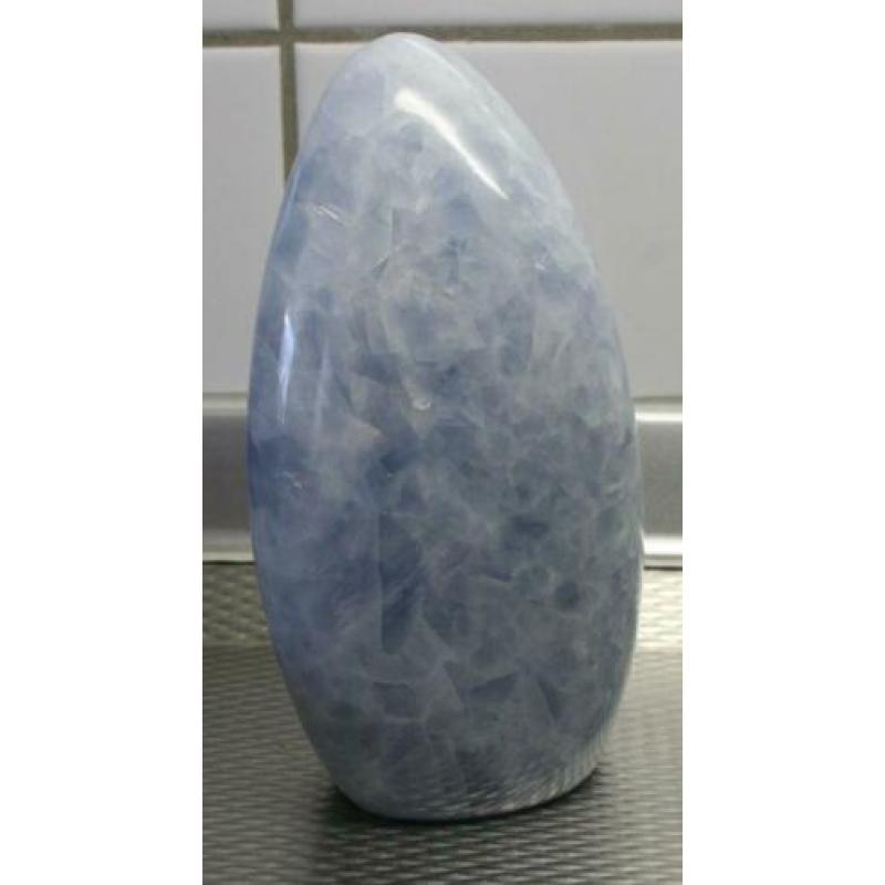 Gaaf en plm 1,2 kilo zwaar, Sculptuur uit mooi BLAUW CALCIET