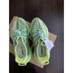 Yeezy boost 350 V2 yeezreel 38