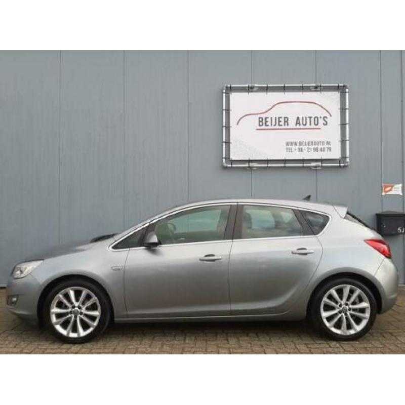 Opel Astra 1.6 Cosmo Navigatie/Leer/18inch/PDC/Climate.