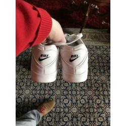 2paar Nikes maatje 43