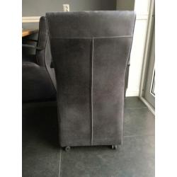 4 mooie eetkamer stoelen