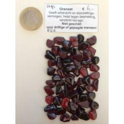 25 en 50 gram edelstenen o.a. Chalsedoon en Citrien