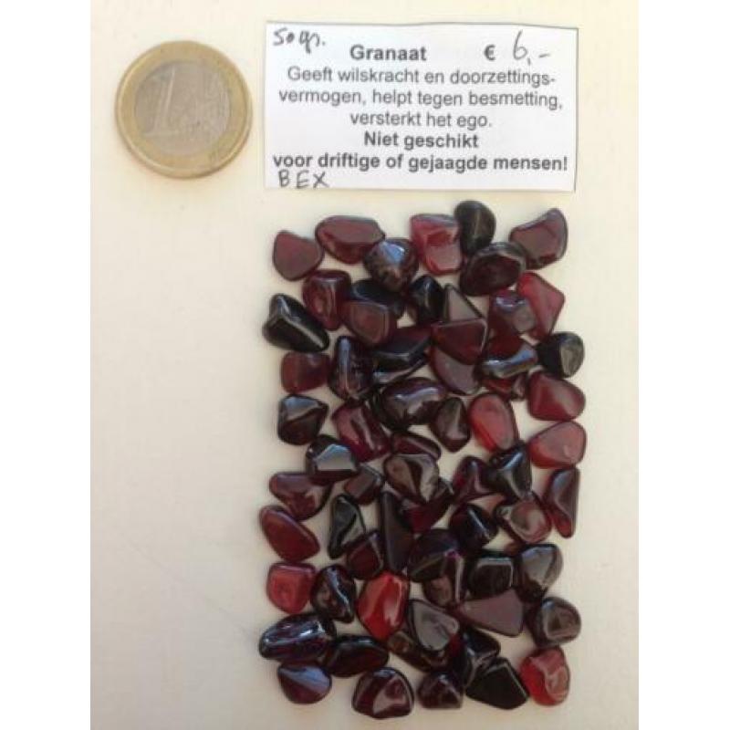 25 en 50 gram edelstenen o.a. Chalsedoon en Citrien