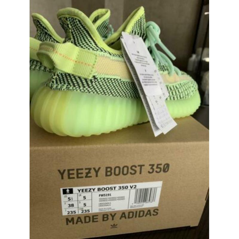 Yeezy boost 350 V2 yeezreel 38