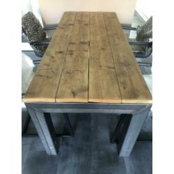 Salontafel / eetkamertafel steigerhout