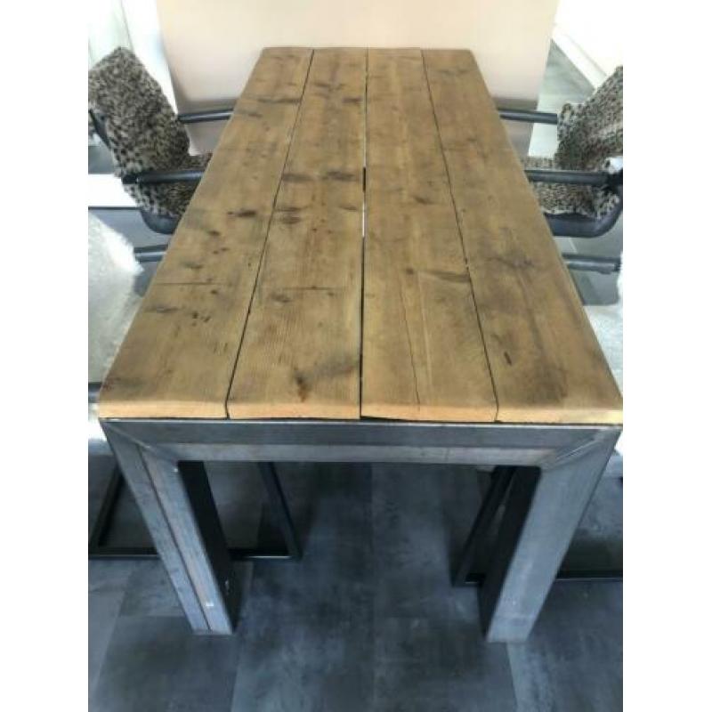 Salontafel / eetkamertafel steigerhout