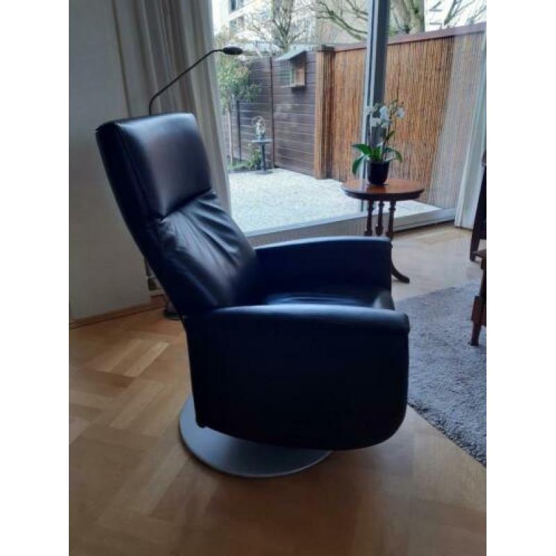 prominent relax stoel , zwart leren bekleding