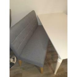 Mooie eettafel met stoelen en bankje zgan