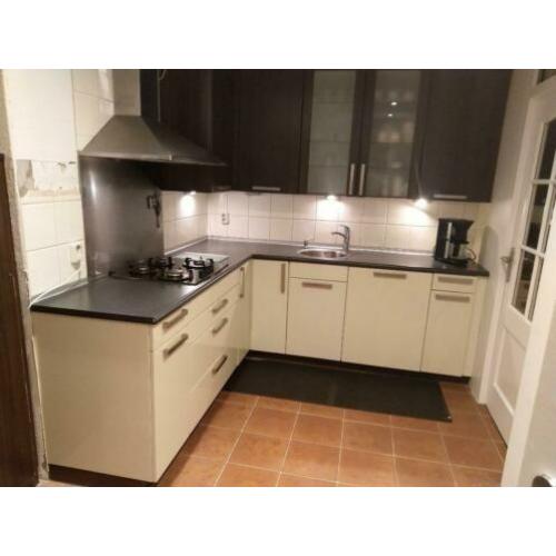 Keuken incl. apparatuur (excl. koelkast)