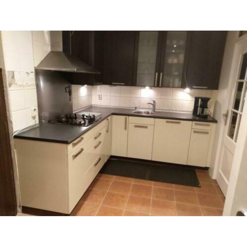 Keuken incl. apparatuur (excl. koelkast)