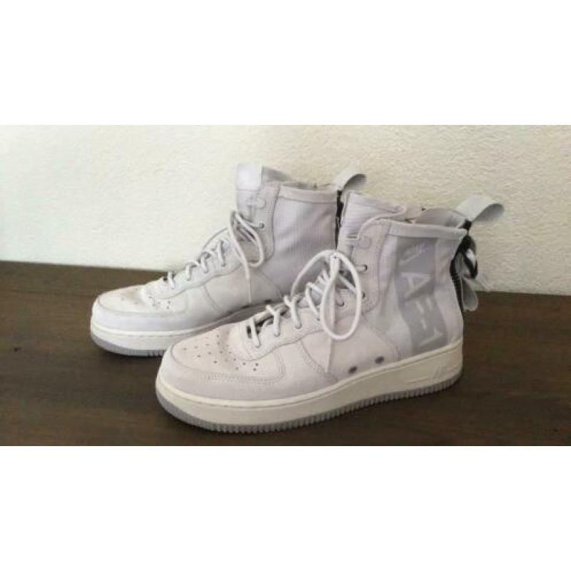 Zgan stoere hoge Nike Air maat 40