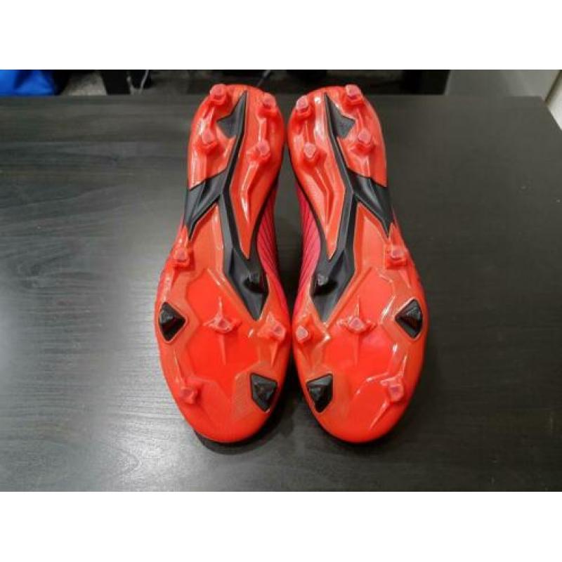 Gloednieuw! Adidas voetbalschoenen Predator 19.1
