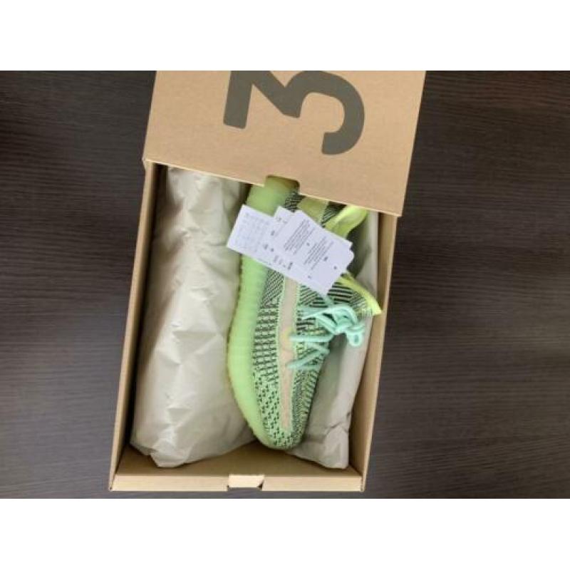 Yeezy boost 350 V2 yeezreel 38