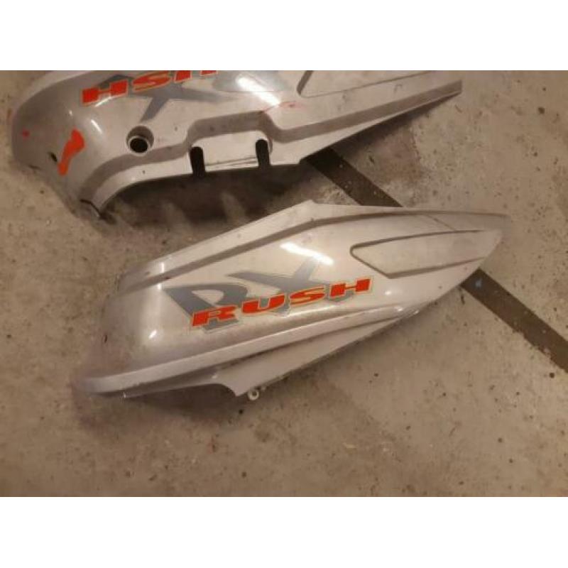 Hyosung Rush RX set zijkappen achter (zijkapjes setje)