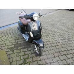 benda riva brom scooter dus met hem maar 5600 gereden