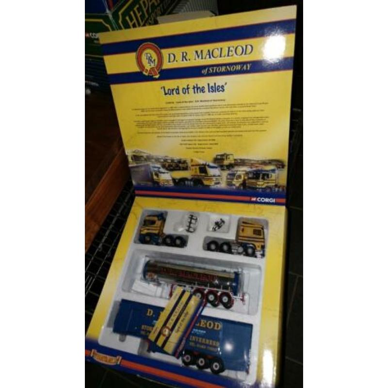 CORGI CC99165 D.R.Macleod of Stornoway Trucks & Trailers Set
