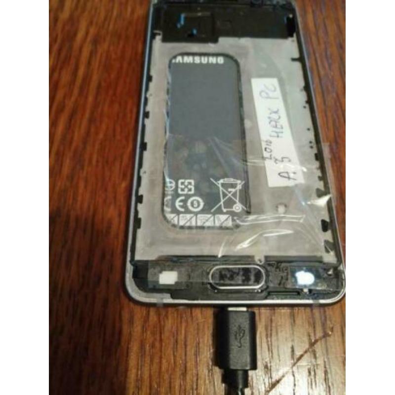 2 Samsung Galaxy A3-2015 + 2016 Zonder Schermen (Werkend)