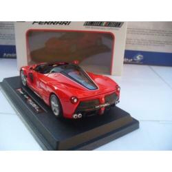 Bburago 1/24 Ferrari LaFerrari Aperta Rood