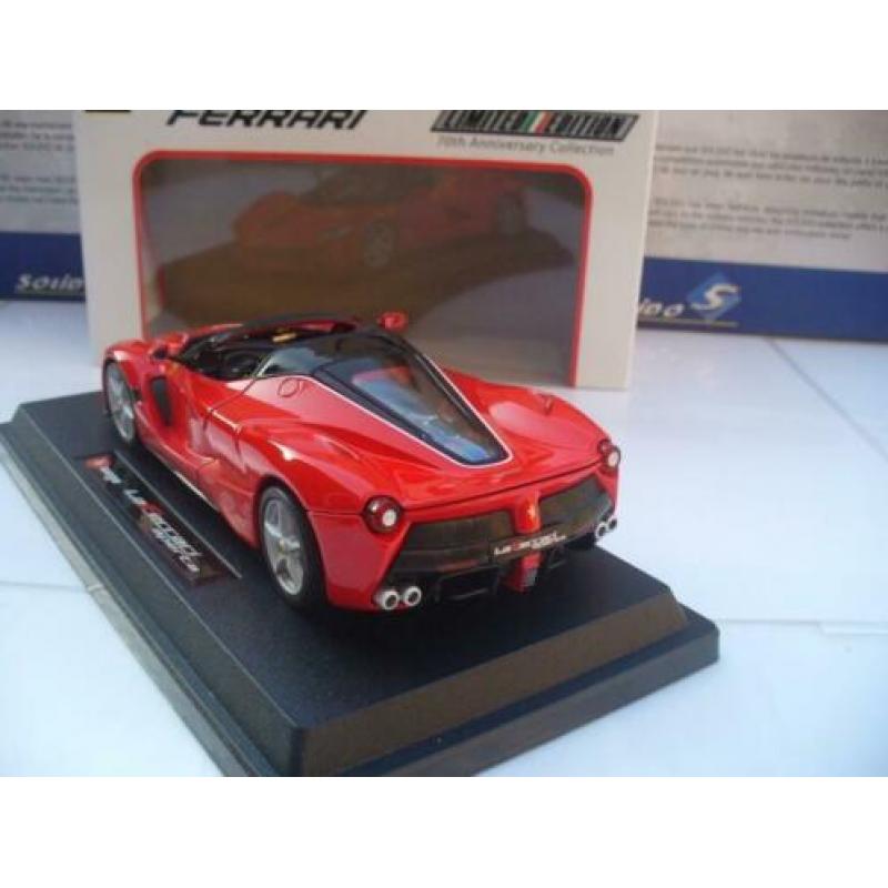 Bburago 1/24 Ferrari LaFerrari Aperta Rood