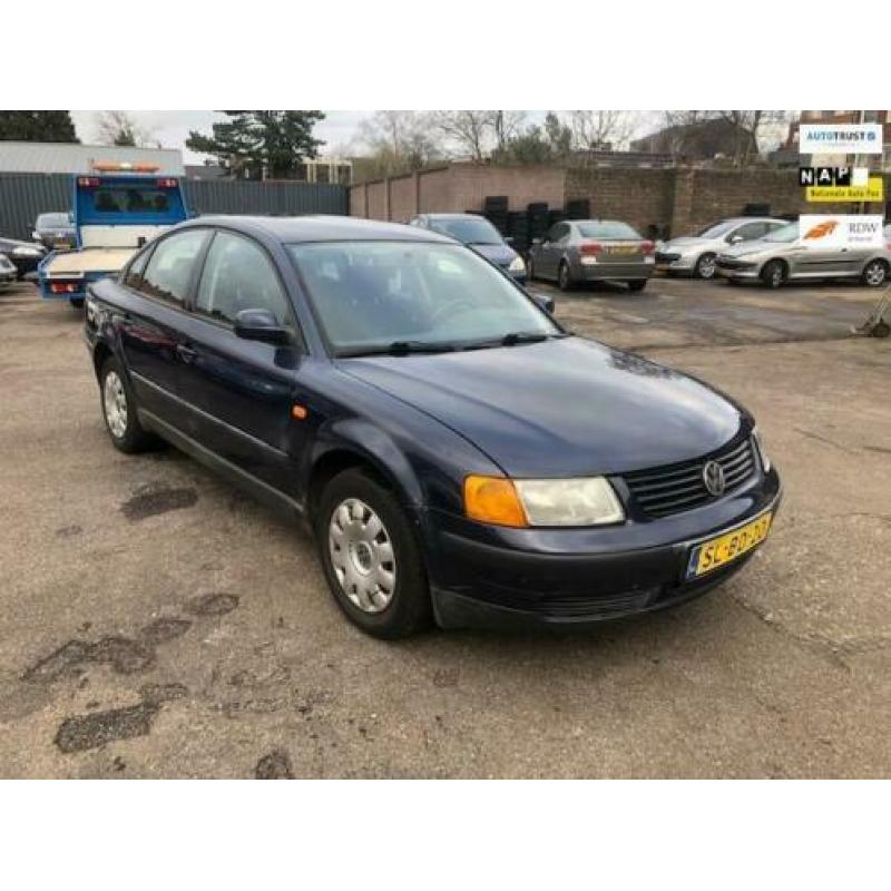 Volkswagen Passat 1.8-5V Trendline