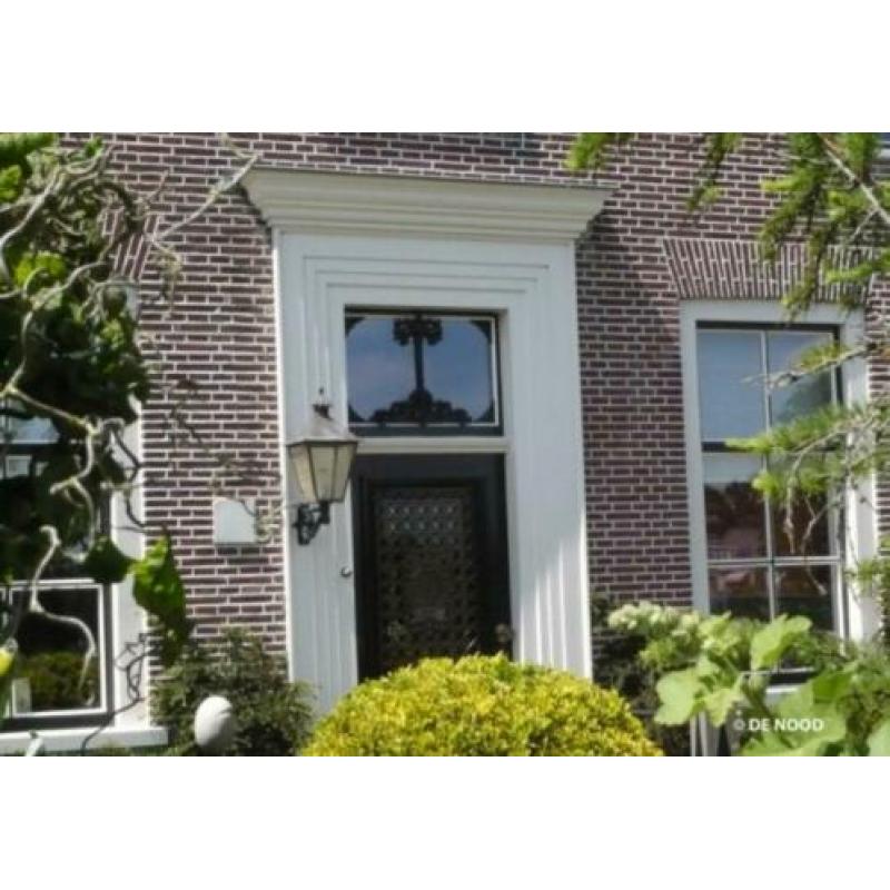 Koperen buitenlamp DE NOOD Model Dishoek met bronzen muurarm