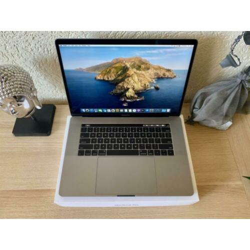 Macbook Pro 15" TouchBar 2017 2.9 I7 16GB+1TB SSD 5 Cycli