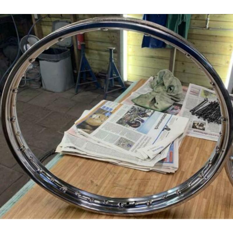 Honda mt araya velgen 19” en 16”met spaken origineel
