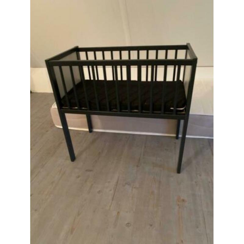 Babywiegje Bebies first incl matrasje